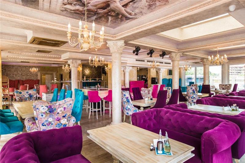#altIMG Лоби  in Hotel# Avenue DELUXE Aparthotel #altIMG in# Burgas, Bulgaria - #altIMG Image# 3