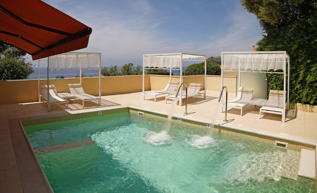 #altIMG Базен in Hotel# Bomo Rahoni Cronwell Park Hotel Adults Only #altIMG in# Kassandra, Greece