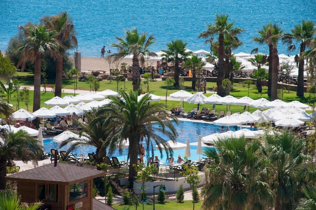 #altIMG Hotel# CRYSTAL TAT BEACH GOLF RESORT & SPA #altIMG in# Antalya, Turkey - #altIMG Image# 4