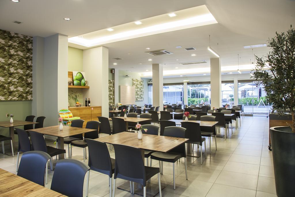 #altIMG Ресторан in Hotel# Mavridis Hotel #altIMG in# Kassandra, Greece - #altIMG Image# 2